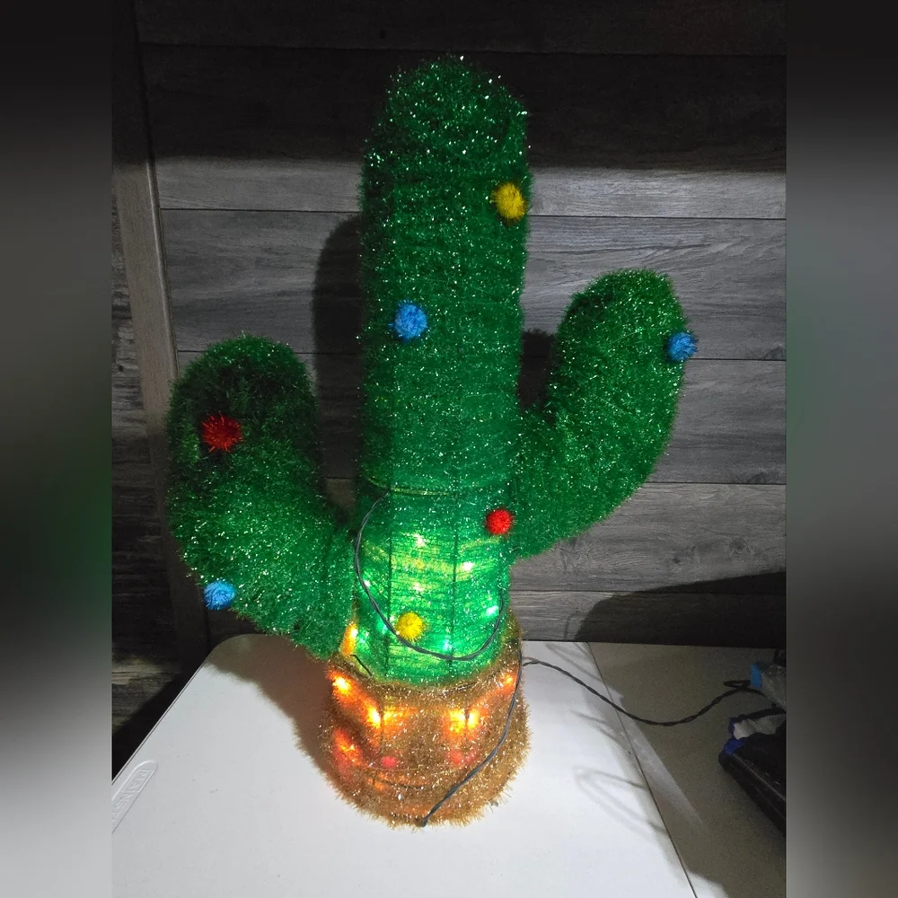 Target‎ Wondershop Lit Tinsel Cactus  Clear Mini Bulbs 32